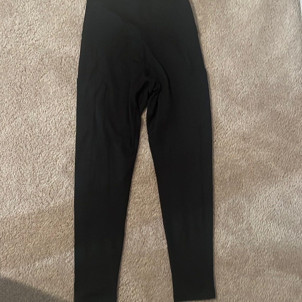 arie chill. play. move. leggings